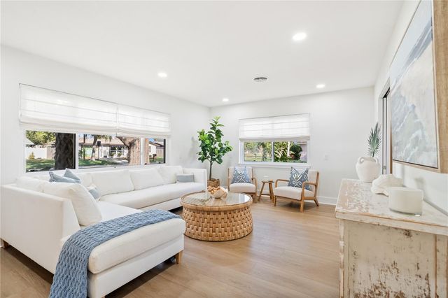 67 NICHOLAS DRIVE, Dunedin, FL 34698