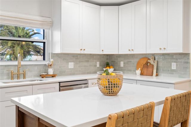 67 NICHOLAS DRIVE, Dunedin, FL 34698