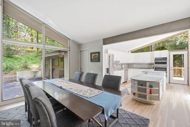 3220 SAWMILL RD, Newtown Square, PA 19073