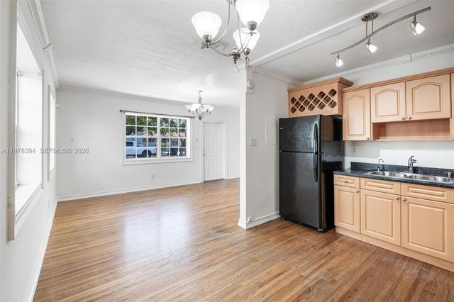 2862 SW 38th Ct, Miami, FL 33134