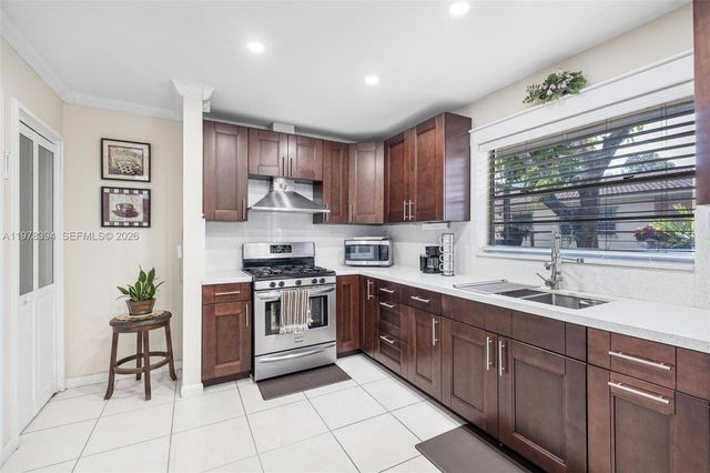 2862 SW 38th Ct, Miami, FL 33134