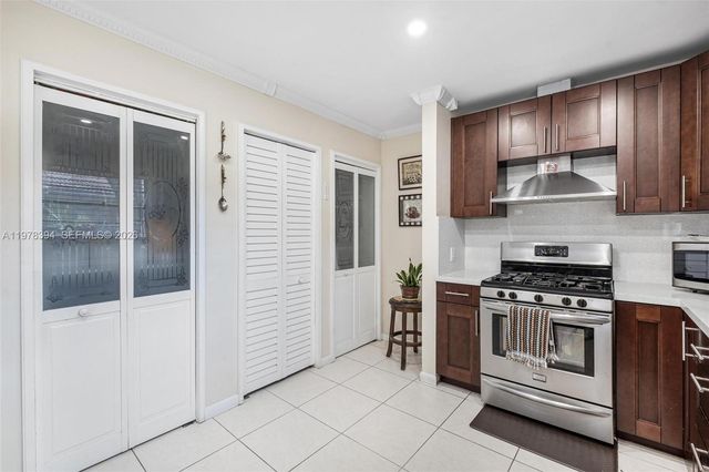 2862 SW 38th Ct, Miami, FL 33134