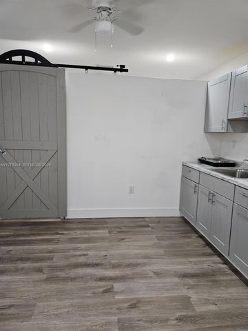 2862 SW 38th Ct, Miami, FL 33134