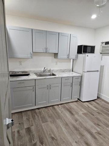 2862 SW 38th Ct, Miami, FL 33134