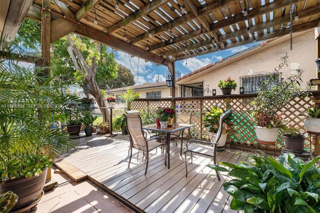 2862 SW 38th Ct, Miami, FL 33134