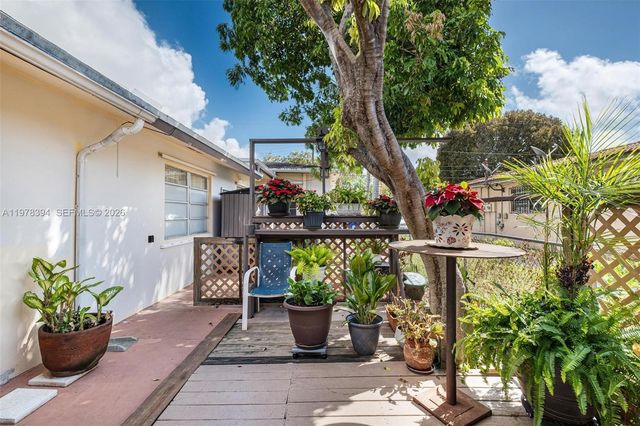 2862 SW 38th Ct, Miami, FL 33134