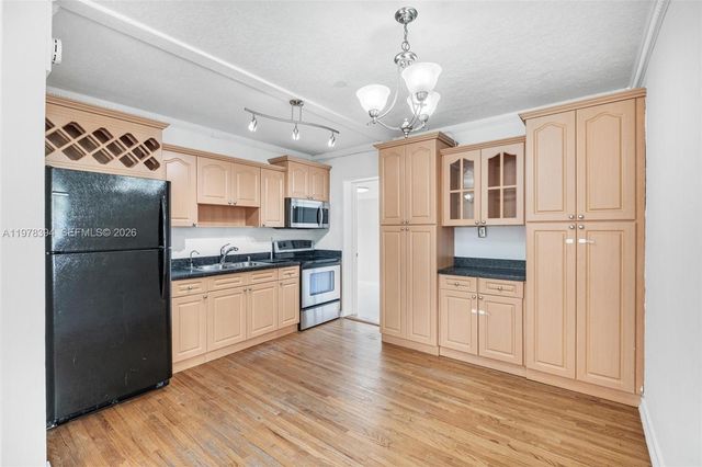 2862 SW 38th Ct, Miami, FL 33134