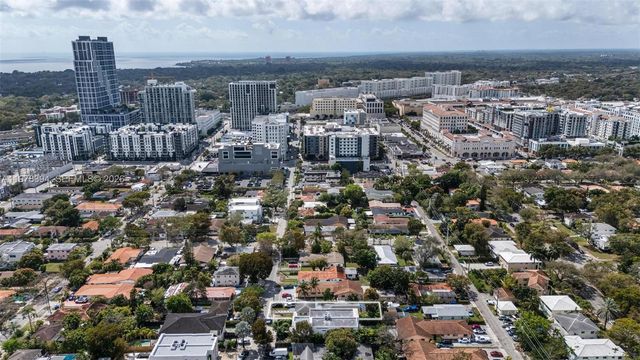 2862 SW 38th Ct, Miami, FL 33134