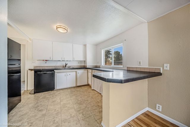 810 S University Rd, Spokane Valley, WA 99206