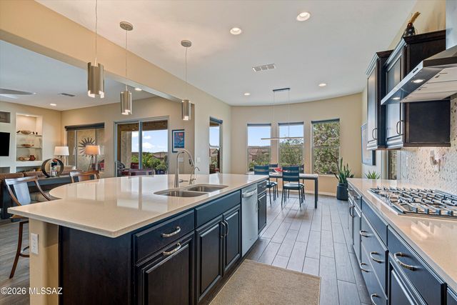 6990 W Cliff Spring Trail, Marana, AZ 85658