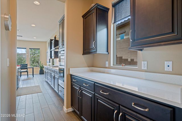 6990 W Cliff Spring Trail, Marana, AZ 85658