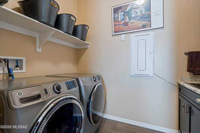 6990 W Cliff Spring Trail, Marana, AZ 85658