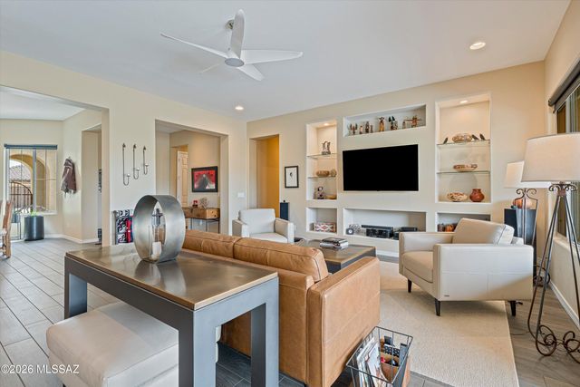 6990 W Cliff Spring Trail, Marana, AZ 85658