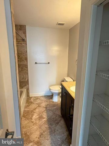 43222 CHOKEBERRY SQ, Ashburn, VA 20147