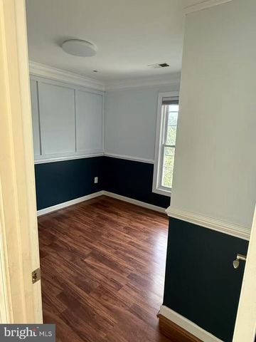 43222 CHOKEBERRY SQ, Ashburn, VA 20147
