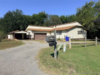 5801 S 8th Street East, Muskogee, OK 74403