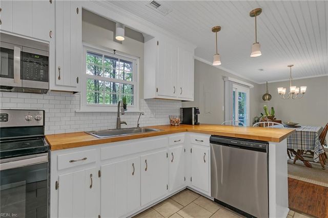 6711 Lake View DR, Gloucester, VA 23061