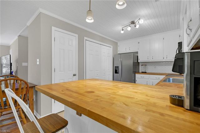 6711 Lake View DR, Gloucester, VA 23061