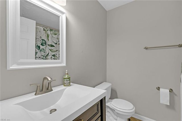 6711 Lake View DR, Gloucester, VA 23061