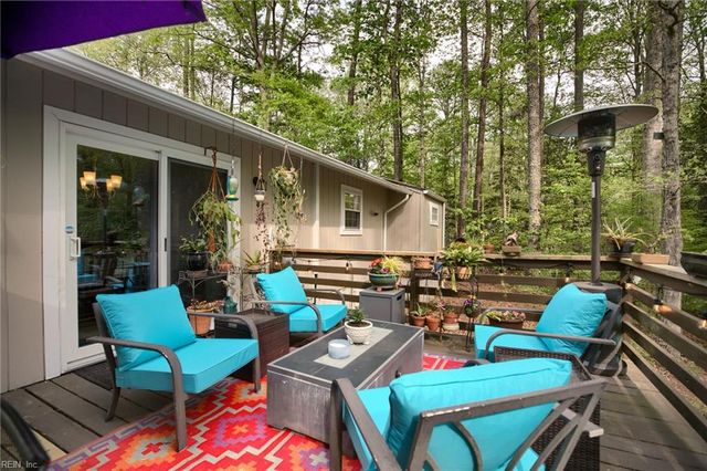 6711 Lake View DR, Gloucester, VA 23061