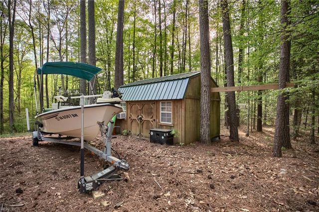 6711 Lake View DR, Gloucester, VA 23061