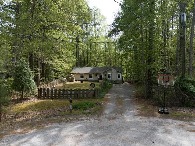 6711 Lake View DR, Gloucester, VA 23061