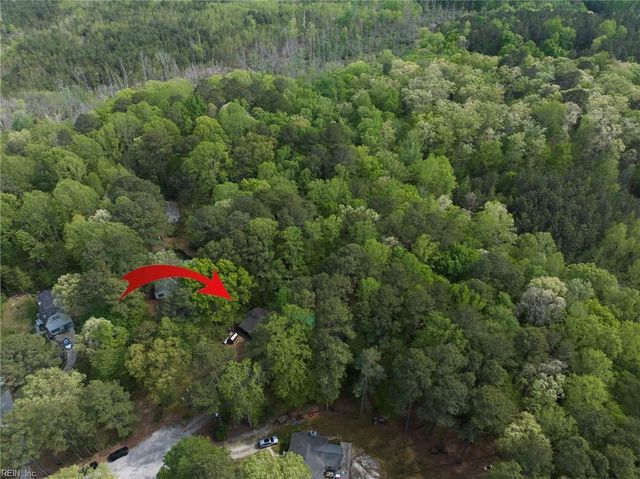 6711 Lake View DR, Gloucester, VA 23061