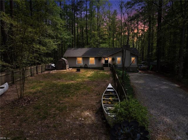 6711 Lake View DR, Gloucester, VA 23061