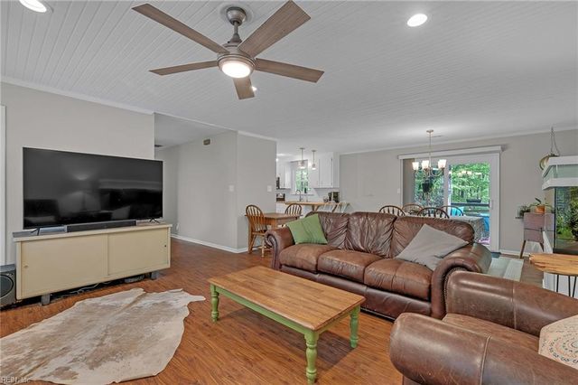 6711 Lake View DR, Gloucester, VA 23061