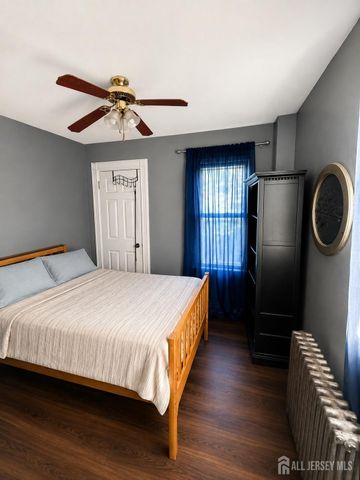 979 W 4th Street W, Plainfield, NJ 07063