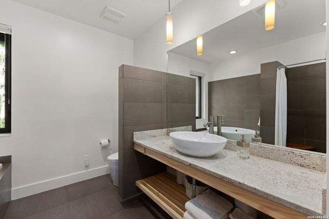 16919 Happy Hollow Dr, San Antonio, TX 78232