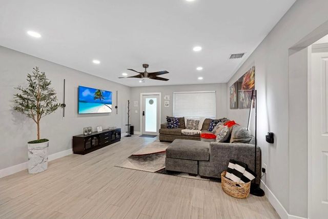 2817 NE 9TH Avenue, Wilton Manors, FL 33334