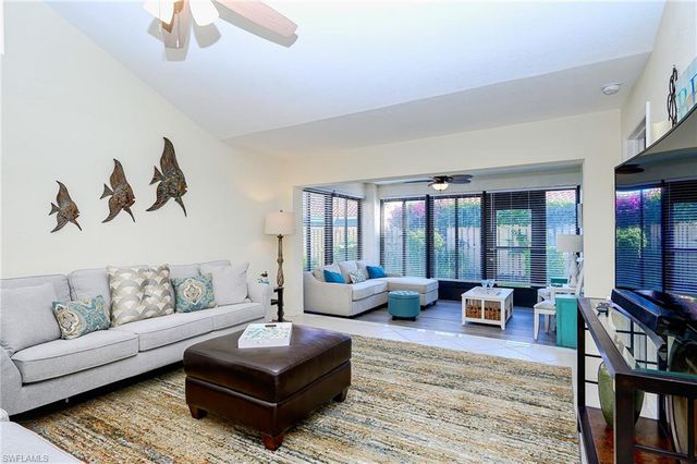 833 Reef Point CIR, Naples, FL 34108