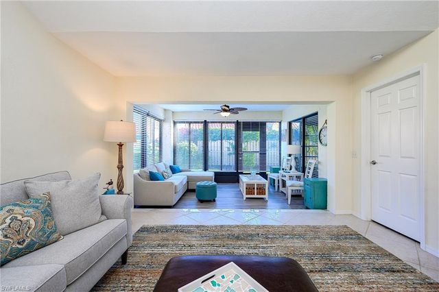 833 Reef Point CIR, Naples, FL 34108