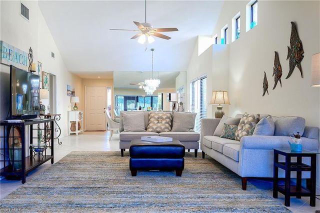 833 Reef Point CIR, Naples, FL 34108