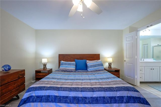 833 Reef Point CIR, Naples, FL 34108