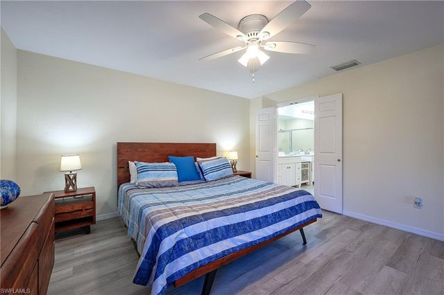 833 Reef Point CIR, Naples, FL 34108