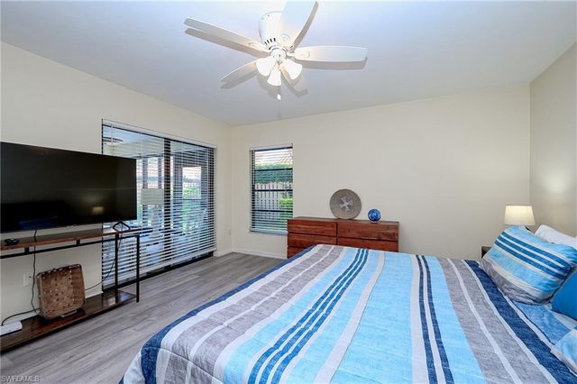 833 Reef Point CIR, Naples, FL 34108