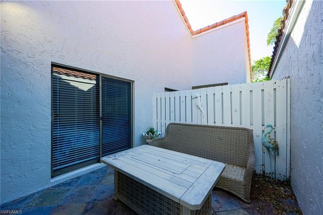 833 Reef Point CIR, Naples, FL 34108