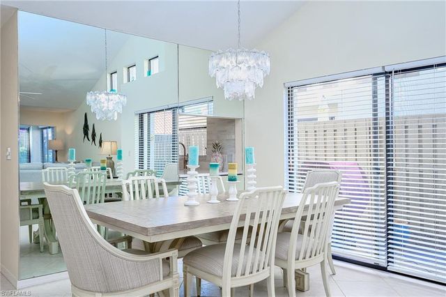 833 Reef Point CIR, Naples, FL 34108