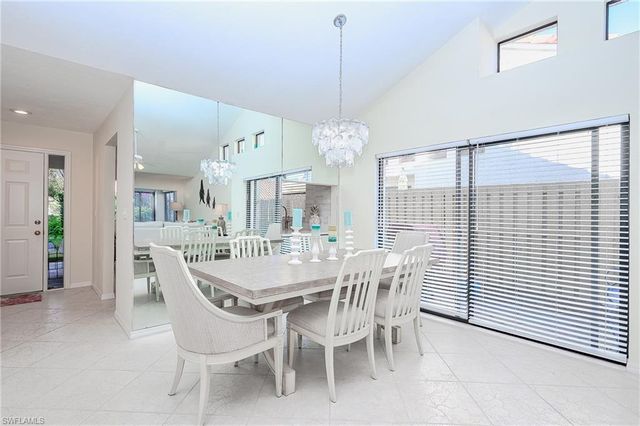 833 Reef Point CIR, Naples, FL 34108