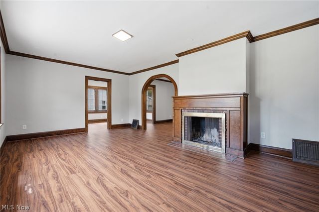 814 Crestview Avenue, Akron, OH 44320