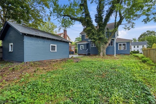 814 Crestview Avenue, Akron, OH 44320
