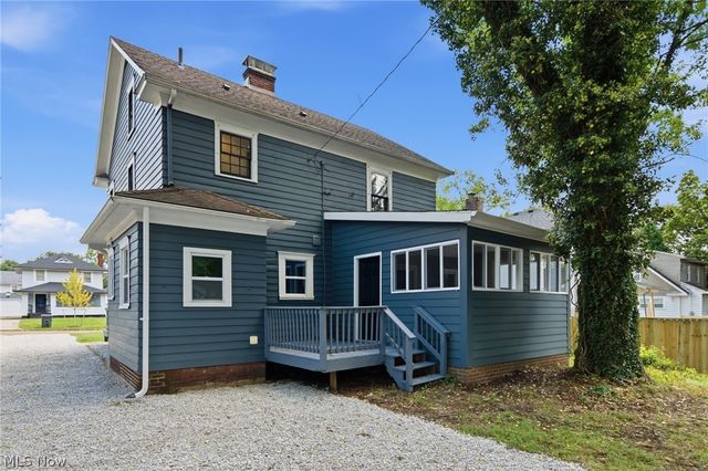 814 Crestview Avenue, Akron, OH 44320