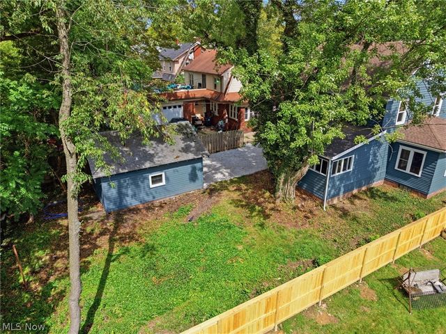 814 Crestview Avenue, Akron, OH 44320