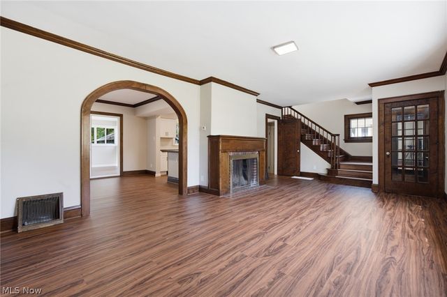 814 Crestview Avenue, Akron, OH 44320