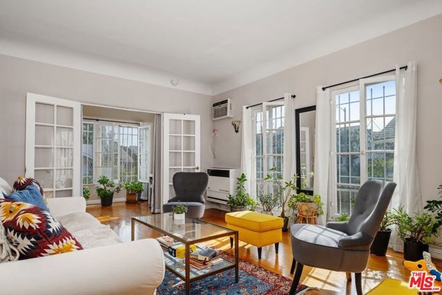 1347 N Mansfield Avenue, Los Angeles, CA 90028