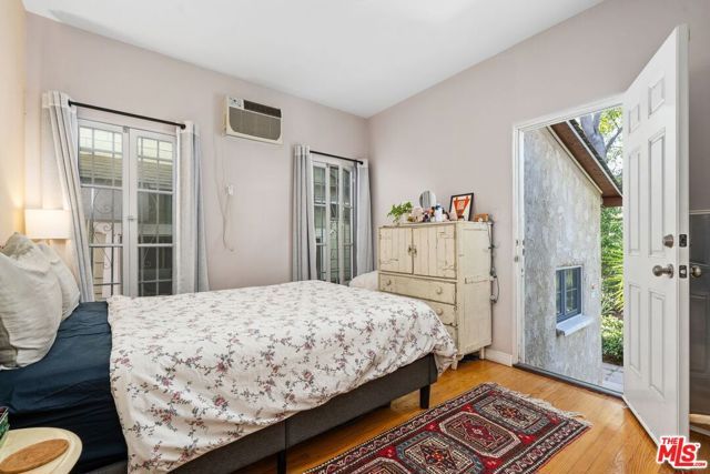 1347 N Mansfield Avenue, Los Angeles, CA 90028