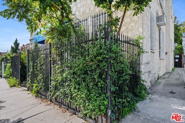 1347 N Mansfield Avenue, Los Angeles, CA 90028