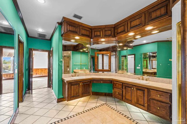 4244 N Cambridge Way, Pace, FL 32571